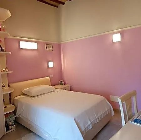 Oda ve Kahvaltı Serena 3*