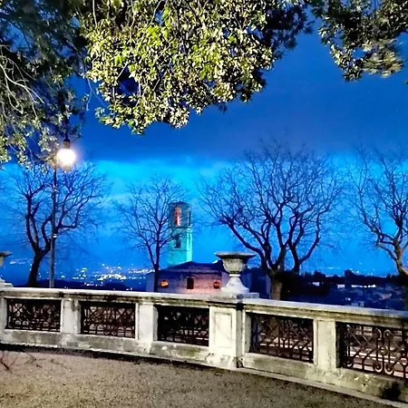 Serena Oda ve Kahvaltı 3*